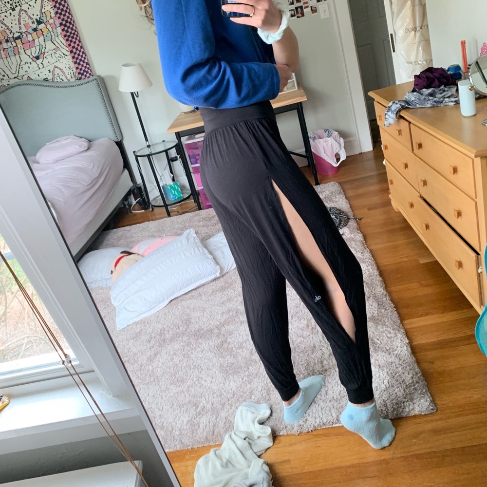 Alo Yoga loose side slit pants